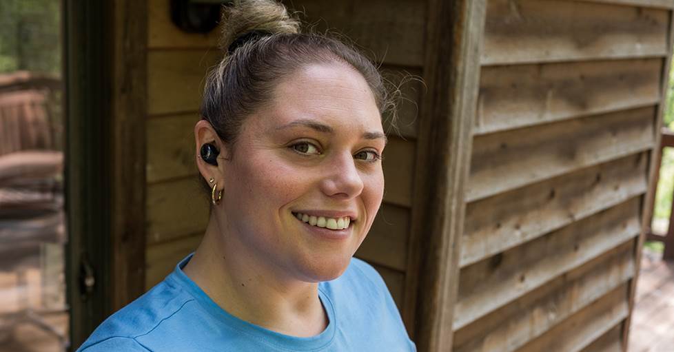 Alexis with JBL Live Bud 3 earbuds
